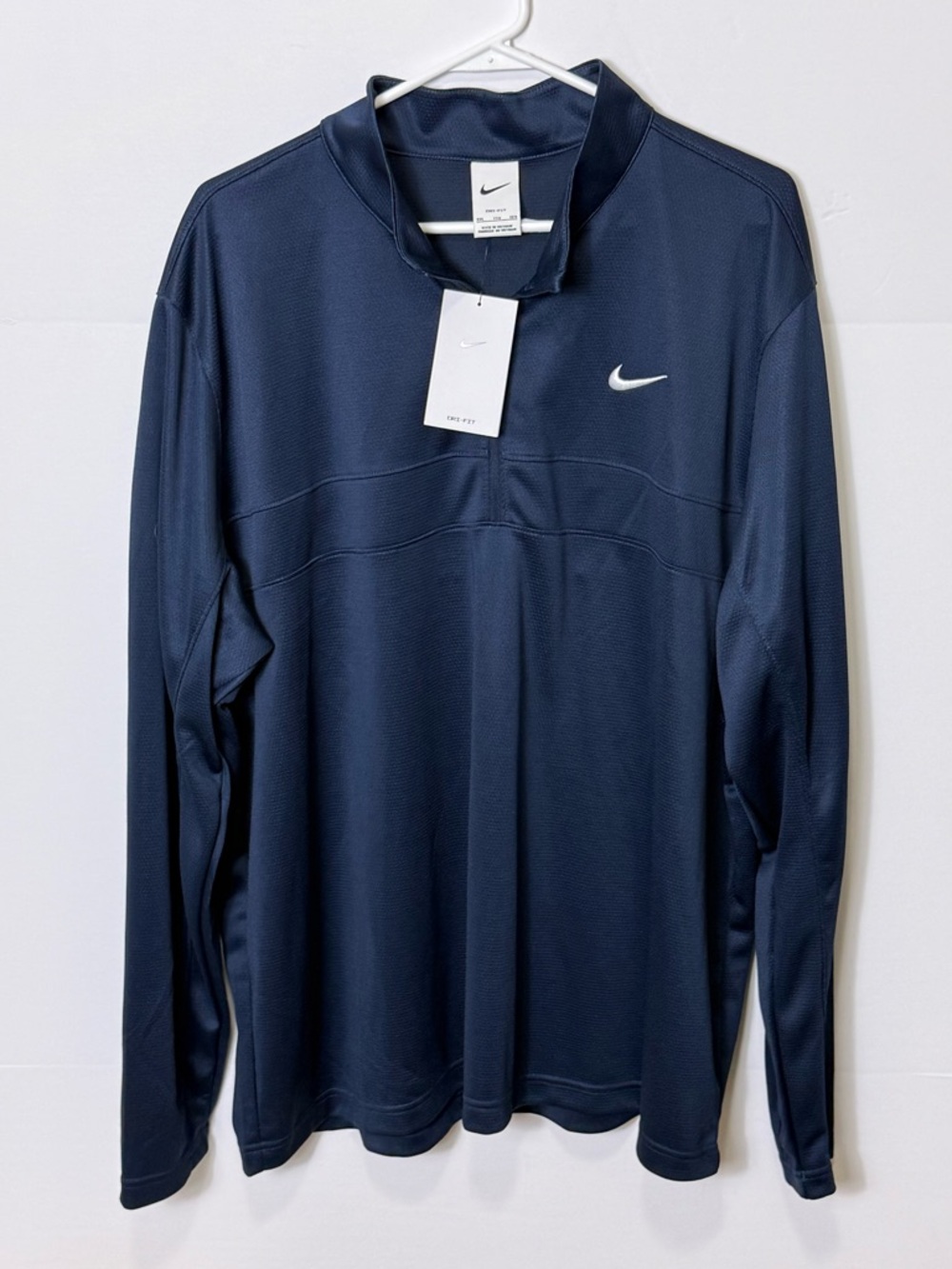 Nike Men's Navy Long-Sleeve Performance Pullover